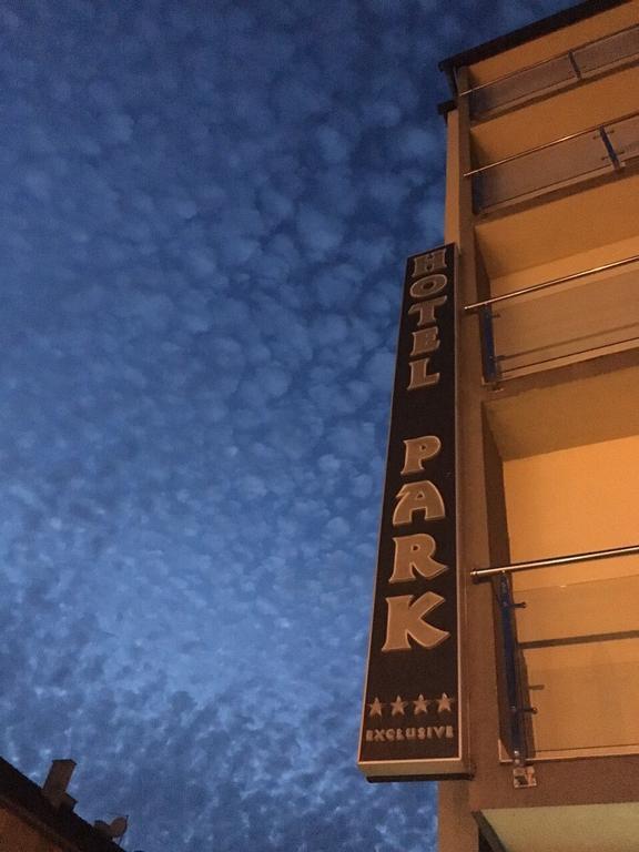 Hotel Park Exclusive Otocac Exterior photo